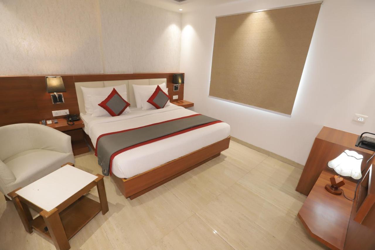 Nh Skye Suites New Delhi Extérieur photo