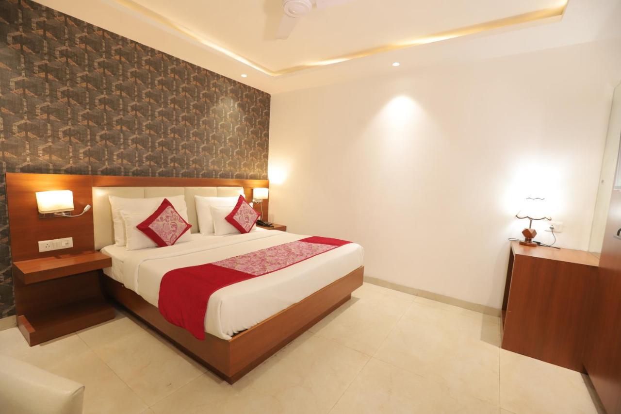 Nh Skye Suites New Delhi Extérieur photo